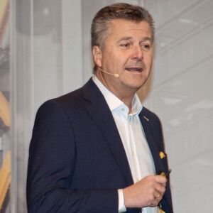 Christian Erlach, Vorstand Vertrieb der Jungheinrich AG: „Wir haben wieder den größten Stand auf der Logimat. Mit dem ERC 216zi feiern wir eine Weltpremiere.“ Christian Erlach, Vorstand Vertrieb der Jungheinrich AG: „Wir haben wieder den größten Stand auf der Logimat. Mit dem ERC 216zi feiern wir eine Weltpremiere.“