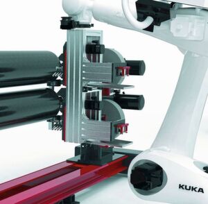 Roth Composite Machinery präsentiert auf der JEC World 2019 seine neue, robotergestützte Filamentwickelanlage, mit der das Unternehmen sein Produktprogramm zur Compositeteileherstellung vervollständigt. Damit habe Roth nun für alle Kundenanforderungen das passende Faserwickelsystem im Angebotsspektrum. Halle 5 am Stand D39. Roth Composite Machinery präsentiert auf der JEC World 2019 seine neue, robotergestützte Filamentwickelanlage, mit der das Unternehmen sein Produktprogramm zur Compositeteileherstellung vervollständigt. Damit habe Roth nun für alle Kundenanforderungen das passende Faserwickelsystem im Angebotsspektrum. Halle 5 am Stand D39.