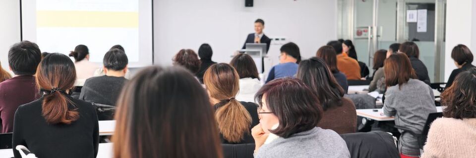 Wer rastet, der rostet: Devicemed unterstützt die Mitarbeiter von Medizintechnikunternehmen mit zahlreichen Weiterbildungsangeboten. Wer rastet, der rostet: Devicemed unterstützt die Mitarbeiter von Medizintechnikunternehmen mit zahlreichen Weiterbildungsangeboten.