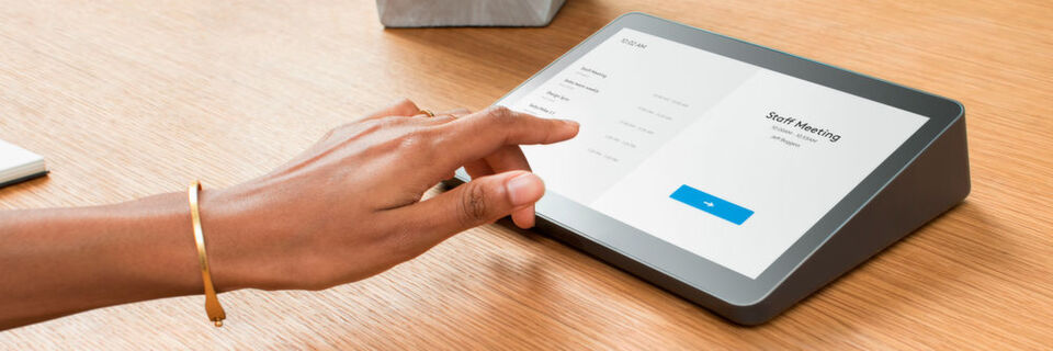 Logitech Tap wird weltweit voraussichtlich im zweiten Quartal 2019 erscheinen. Logitech Tap wird weltweit voraussichtlich im zweiten Quartal 2019 erscheinen.