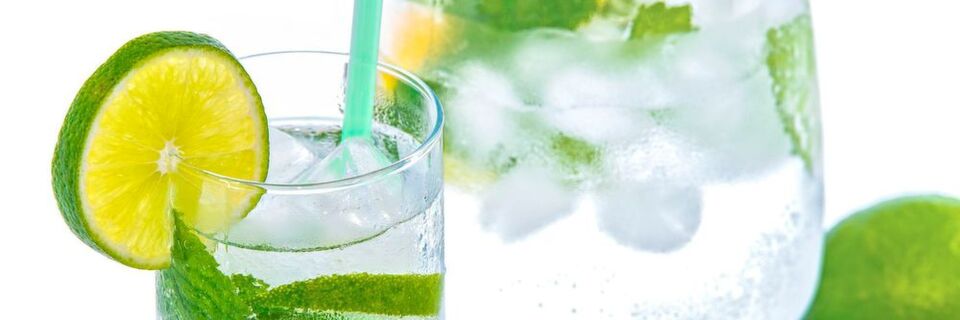 Einen frischen Cocktail auf Knopfdruck: Das verspcith die selbstgebaute Cocktailmaschine zweier Tüftler. Einen frischen Cocktail auf Knopfdruck: Das verspcith die selbstgebaute Cocktailmaschine zweier Tüftler.
