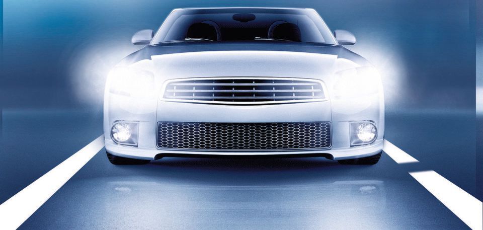Mit moderen Pixel-Scheinwerfer und LED-Technik lassen sich nicht nur Straßen effizient ausleuchten, sondern auch Informationen projizieren oder mit anderen Verkehrsteilnehmern kommunizieren. Mit moderen Pixel-Scheinwerfer und LED-Technik lassen sich nicht nur Straßen effizient ausleuchten, sondern auch Informationen projizieren oder mit anderen Verkehrsteilnehmern kommunizieren.