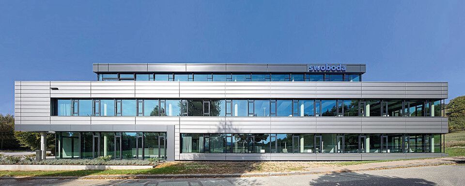 Swoboda hat kürzlich sein Zentrum für Forschung und Entwicklung in Schorndorf um einen modernen Neubau erweitert. Swoboda hat kürzlich sein Zentrum für Forschung und Entwicklung in Schorndorf um einen modernen Neubau erweitert.