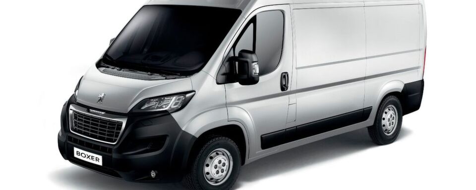 FCA und PSA werden auch bis 2023 weiter zusammen Transporter wie den Peugeot Boxer im Werk im italienischen Sevel bauen. FCA und PSA werden auch bis 2023 weiter zusammen Transporter wie den Peugeot Boxer im Werk im italienischen Sevel bauen.