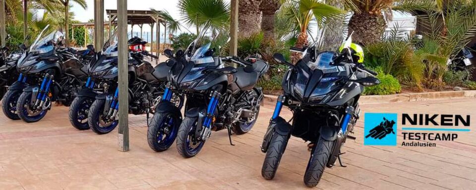 „Ride the Revolution“ – so lautet der Slogan für ein revolutionäres Fahrzeugkonzept aus dem Haus Yamaha. Die Rede ist von der Yamaha Niken, die erstmalig 2018 vorgestellt wurde. „Ride the Revolution“ – so lautet der Slogan für ein revolutionäres Fahrzeugkonzept aus dem Haus Yamaha. Die Rede ist von der Yamaha Niken, die erstmalig 2018 vorgestellt wurde.