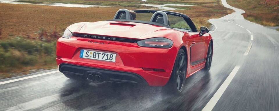 Porsche will den 718 Boxster T präsentieren. Das T soll für Touring, nochmals gesteigerte Performance und den Turbo-Vier-Zylinder-Boxer stehen. Porsche will den 718 Boxster T präsentieren. Das T soll für Touring, nochmals gesteigerte Performance und den Turbo-Vier-Zylinder-Boxer stehen.