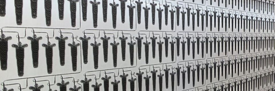 Dank 150 Jahren Erfahrung in der Stickerei können bei Biontec Faserablagen ohne Verschnitt in großen Stückzahlen hergestellt werden. Dank 150 Jahren Erfahrung in der Stickerei können bei Biontec Faserablagen ohne Verschnitt in großen Stückzahlen hergestellt werden.