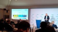 Dr. Wolfgang Heuring, CEO der Motion Control Business Unit, Siemens: “Wir setzen Digitalisierung und flexible Automatisierung in der gesamten Wertschöpfungskette um.“ Dr. Wolfgang Heuring, CEO der Motion Control Business Unit, Siemens: “Wir setzen Digitalisierung und flexible Automatisierung in der gesamten Wertschöpfungskette um.“