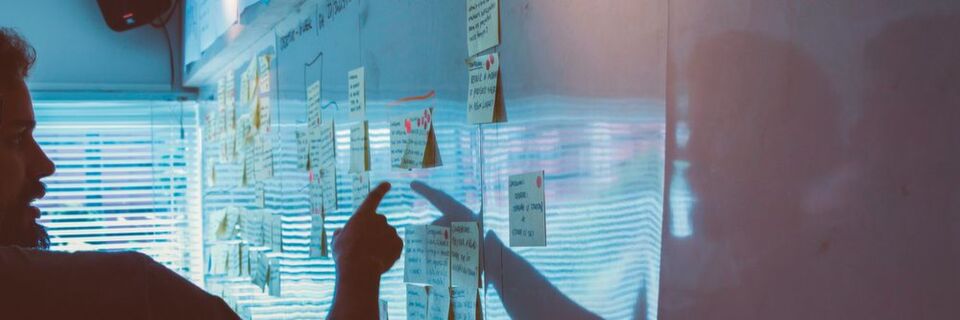 Die Einführung einer Lead Management oder Marketing Automation kann komplex sein. Um die gewünschten Ziele zu erreichen, muss deshalb erst an einer Strategie gearbeitet werden. Die Einführung einer Lead Management oder Marketing Automation kann komplex sein. Um die gewünschten Ziele zu erreichen, muss deshalb erst an einer Strategie gearbeitet werden.