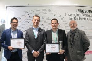 De g. à d. : Florian Telmont, CTO de la société Sy&Se nominé du ChallengeWatch Medtech, Alexandre Catton, directeur du salon EPHJ-EPMT-SMT, Lucien Steinmann, Vente & Qualité, Société Positive Coating, Lauréat du Challenge Watch Medtech et André Colard, co-fondateur du Salon EPHJ-EPMT-SMT. De g. à d. : Florian Telmont, CTO de la société Sy&Se nominé du ChallengeWatch Medtech, Alexandre Catton, directeur du salon EPHJ-EPMT-SMT, Lucien Steinmann, Vente & Qualité, Société Positive Coating, Lauréat du Challenge Watch Medtech et André Colard, co-fondateur du Salon EPHJ-EPMT-SMT.