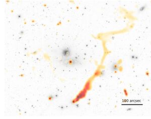 Abb. 3: Eine neue Sicht auf das Universum: Das Bild zeigt das Galaxiencluster Abell 1314 (Details im Fließtext) Abb. 3: Eine neue Sicht auf das Universum: Das Bild zeigt das Galaxiencluster Abell 1314 (Details im Fließtext)