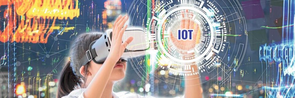 Der neue Mobilfunkstandard 5G soll das zentrale Nervensystem der Fabrik der Zukunft werden. Aber kann die Technologie das auch? Der neue Mobilfunkstandard 5G soll das zentrale Nervensystem der Fabrik der Zukunft werden. Aber kann die Technologie das auch?