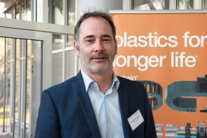 „Es geht darum, kleiner Unternehmen in die Lage zu versetzen, eine automatsierte Fertigungslinie aufzubauen“, so Stefan Niermann, Low-Cost-Automation-Chef bei Igus „Es geht darum, kleiner Unternehmen in die Lage zu versetzen, eine automatsierte Fertigungslinie aufzubauen“, so Stefan Niermann, Low-Cost-Automation-Chef bei Igus