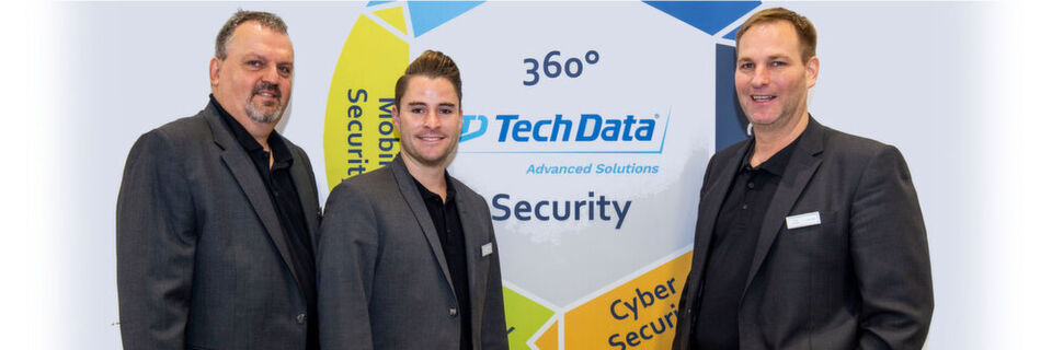 Ralf Stadler (r.), Leiter der BU Security bei Tech Data, erläutert mit seinen Teammitgliedern Wolfgang Rieger (l.) und Maximilian Wieser den Ansatz des Distributors. Ralf Stadler (r.), Leiter der BU Security bei Tech Data, erläutert mit seinen Teammitgliedern Wolfgang Rieger (l.) und Maximilian Wieser den Ansatz des Distributors.