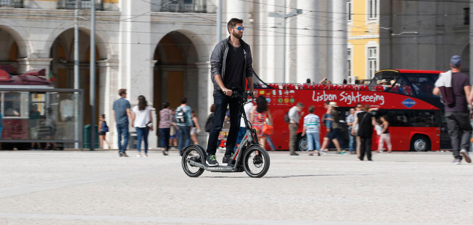 Die Mobilität gerade in großen Städten, in denen die Luft oft schlecht ist, wandelt sich derzeit grundlegend. Es geht vor allem um Alternativen zum Auto. Die Mobilität gerade in großen Städten, in denen die Luft oft schlecht ist, wandelt sich derzeit grundlegend. Es geht vor allem um Alternativen zum Auto.