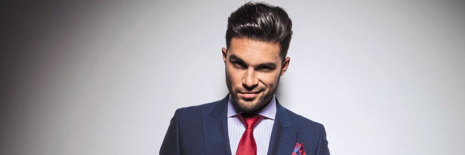 Narzissten verstehen es, andere Menschen von sich zu überzeugen. Ihr übersteigertes Selbstbewusstsein muss jedoch ständig durch Aufmerksamkeit bestätigt werden. Narzissten verstehen es, andere Menschen von sich zu überzeugen. Ihr übersteigertes Selbstbewusstsein muss jedoch ständig durch Aufmerksamkeit bestätigt werden.