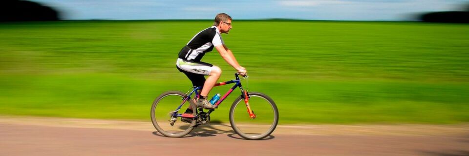 Dank E-Bikes treibt es immer mehr Menschen auf Fahrräder – doch die langen Ladezeiten können noch ein Hindernis sein. Dank E-Bikes treibt es immer mehr Menschen auf Fahrräder – doch die langen Ladezeiten können noch ein Hindernis sein.
