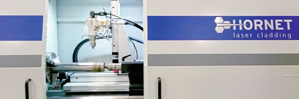 Für die Schiebetürsysteme, die Grundlage der Maschinensicherheit und für die Abschirmung des Lasers erforderlich sind, setzt Hornet Linearführungen von Rollon ein. Für die Schiebetürsysteme, die Grundlage der Maschinensicherheit und für die Abschirmung des Lasers erforderlich sind, setzt Hornet Linearführungen von Rollon ein.