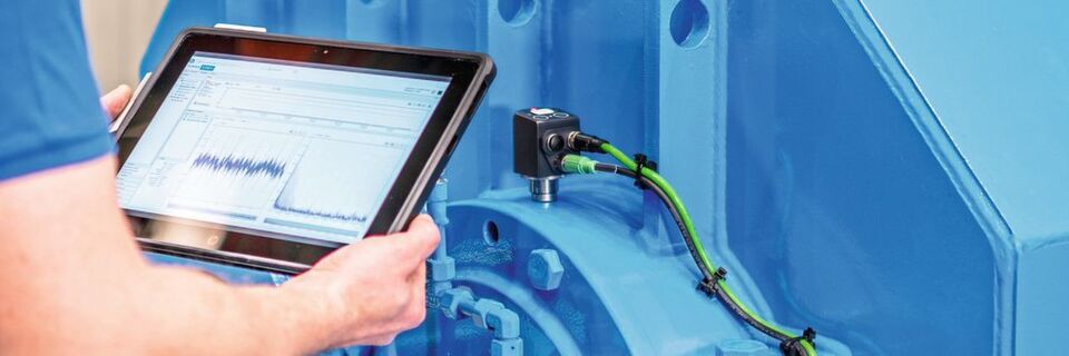 In Verbindung mit der neuen DX Assist App können Hersteller von Maschinen und Anlagen schnell und übersichtlich wertvolle Vorteile in punkto Verfügbarkeit nutzen. Getriebe und Sensor sind werkseitig bereits perfekt aufeinander abgestimmt. In Verbindung mit der neuen DX Assist App können Hersteller von Maschinen und Anlagen schnell und übersichtlich wertvolle Vorteile in punkto Verfügbarkeit nutzen. Getriebe und Sensor sind werkseitig bereits perfekt aufeinander abgestimmt.