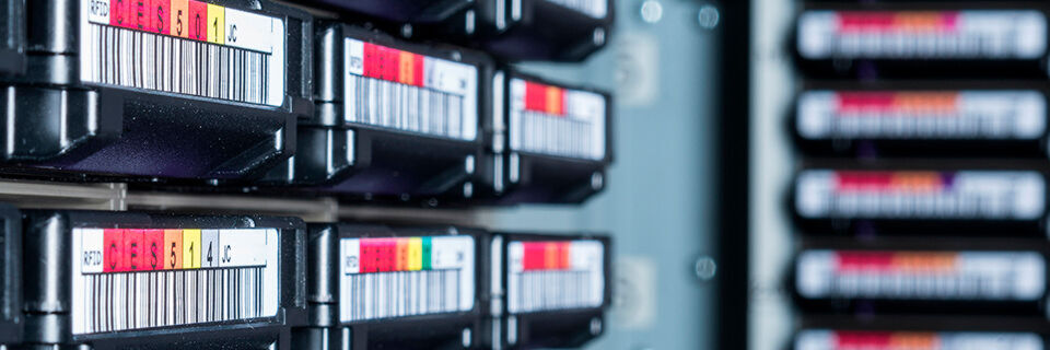 Traditioneller Anblick beim Backup: Tapes. Traditioneller Anblick beim Backup: Tapes.