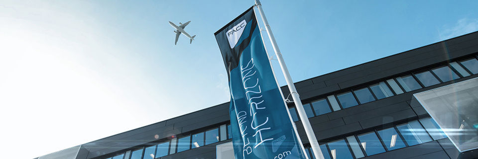 Auf der Suche nach einer Archivierungslösung: der Flugzeugzulieferer FACC setzt auf iTernity iCAS. Auf der Suche nach einer Archivierungslösung: der Flugzeugzulieferer FACC setzt auf iTernity iCAS.