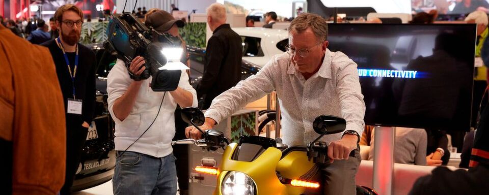 Auf dem Genfer Autosalon ist bereits ein Probesitzen möglich. Auf dem Genfer Autosalon ist bereits ein Probesitzen möglich.