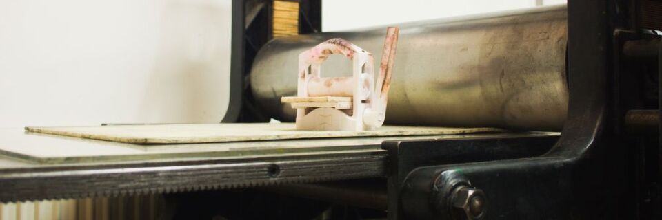 Ein Student entwickelt eine Druckerpresse aus dem 3D-Drucker, die für wenige Euro hergestellt werden kann. Ein Student entwickelt eine Druckerpresse aus dem 3D-Drucker, die für wenige Euro hergestellt werden kann.
