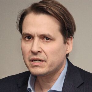 Fin Geldmacher ist Geschäftsführer der Prismat Gesellschaft für Softwaresysteme und Unternehmensberatung mbH in Dortmund. Prismat ist eine Ausgründung des Fraunhofer-Instituts für Materialfluss und Logistik (IML) und verbindet IT und Logistik miteinander. Fin Geldmacher ist Geschäftsführer der Prismat Gesellschaft für Softwaresysteme und Unternehmensberatung mbH in Dortmund. Prismat ist eine Ausgründung des Fraunhofer-Instituts für Materialfluss und Logistik (IML) und verbindet IT und Logistik miteinander.