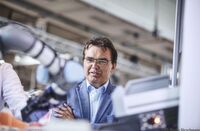 Prof. Dr.-Ing. Jürgen Jasperneite, Leiter Fraunhofer Anwendungszentrum Industrial Automation (IOSB-INA): „Wir verfolgen das Leitbild einer menschenzentrierten Fabrik.“ Prof. Dr.-Ing. Jürgen Jasperneite, Leiter Fraunhofer Anwendungszentrum Industrial Automation (IOSB-INA): „Wir verfolgen das Leitbild einer menschenzentrierten Fabrik.“