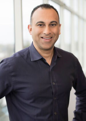 Navin Shenoy: „Unsere Erfahrung mit der Förderung robuster offener Ökosysteme hat sich als beispiellose branchenweite Innovation erwiesen, die zu einem breiten kommerziellen Erfolg und zum Nutzen der Endkunden führt.“ Navin Shenoy: „Unsere Erfahrung mit der Förderung robuster offener Ökosysteme hat sich als beispiellose branchenweite Innovation erwiesen, die zu einem breiten kommerziellen Erfolg und zum Nutzen der Endkunden führt.“