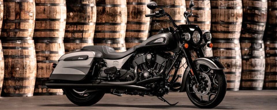 Die Motorradmarke Indian und der Whiskey-Hersteller Jack Daniel's haben sich erneut für ein Sondermodell zusammengetan. Die Motorradmarke Indian und der Whiskey-Hersteller Jack Daniel's haben sich erneut für ein Sondermodell zusammengetan.
