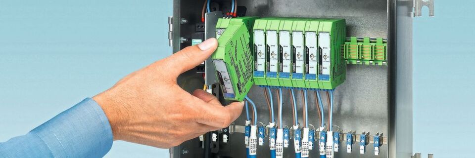 Feld-Verteilerkasten: Modulare Feldbuskomponenten unterstützen Profibus-PA-Anwendungen skalierbar und daher immer bedarfsgerecht. Gerätekoppler sorgen für Segmentschutz. Feld-Verteilerkasten: Modulare Feldbuskomponenten unterstützen Profibus-PA-Anwendungen skalierbar und daher immer bedarfsgerecht. Gerätekoppler sorgen für Segmentschutz.
