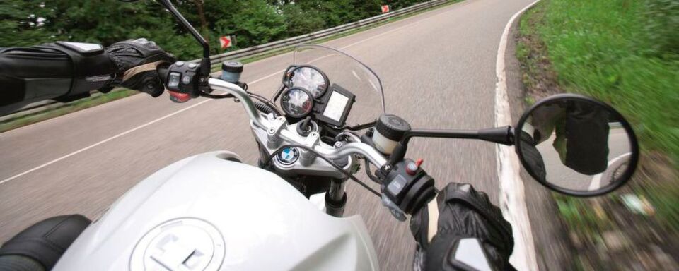 Biker aufgepasst! Nach der Winterpause fehlt noch das Gefühl für die Maschine. warnt die Dekra. Biker aufgepasst! Nach der Winterpause fehlt noch das Gefühl für die Maschine. warnt die Dekra.