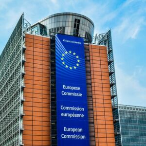 Die EU-Kommission plant Titandioxid als "vermutlich krebserregend" einzustufen. Die EU-Kommission plant Titandioxid als "vermutlich krebserregend" einzustufen.