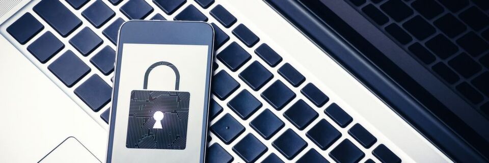 Die Zahl mobiler Endgeräte in Unternehmen steigt stetig. Die große Schwierigkeit besteht nun allerdings im Schutz der unternehmenskritischen Daten auf den Devices. Die Zahl mobiler Endgeräte in Unternehmen steigt stetig. Die große Schwierigkeit besteht nun allerdings im Schutz der unternehmenskritischen Daten auf den Devices.