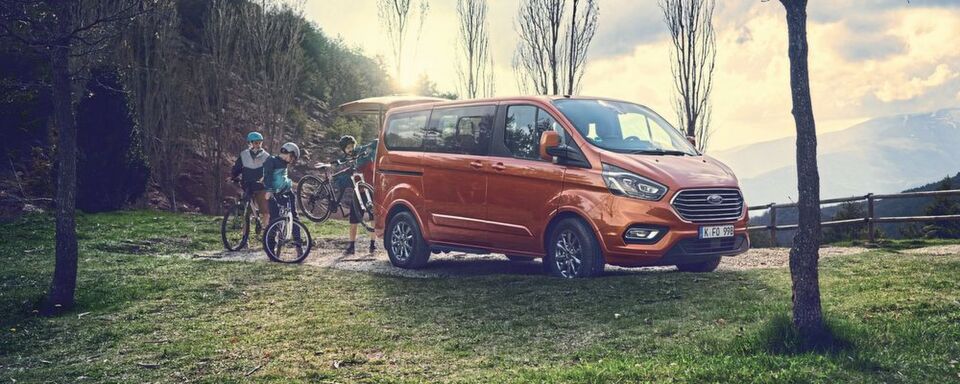 Der neue Ford Tourneo Custom wird auch als Mildhybrid erhältlich sein. Der neue Ford Tourneo Custom wird auch als Mildhybrid erhältlich sein.