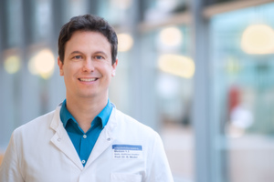 Prof. Dr. med. Benjamin Meder ist Stellvertretender Ärztlicher Direktor der Klinik für Kardiologie, Angiologie und Pneumologie im Universitätsklinikum Heidelberg. Prof. Dr. med. Benjamin Meder ist Stellvertretender Ärztlicher Direktor der Klinik für Kardiologie, Angiologie und Pneumologie im Universitätsklinikum Heidelberg.