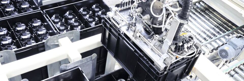 Passgenaue Konstruktiv-Verpackungen für manuelles oder automatisches Handling schützen Produkte optimal beim Transport, der Lagerung und dem Handling. Passgenaue Konstruktiv-Verpackungen für manuelles oder automatisches Handling schützen Produkte optimal beim Transport, der Lagerung und dem Handling.