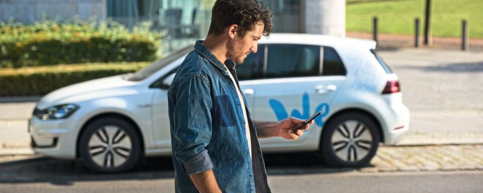 Die Autohersteller wollen die Mobilitätsdienste nicht nur Start-ups oder Tech-Firmen überlassen. Auch Volkswagen rüstet sich – mit E-Carsharing unter der Marke „We“. Die Autohersteller wollen die Mobilitätsdienste nicht nur Start-ups oder Tech-Firmen überlassen. Auch Volkswagen rüstet sich – mit E-Carsharing unter der Marke „We“.