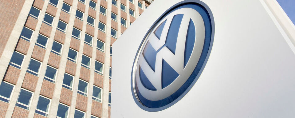 Volkswagen denkt auch über eine eigene Batteriefabrik nach. Volkswagen denkt auch über eine eigene Batteriefabrik nach.
