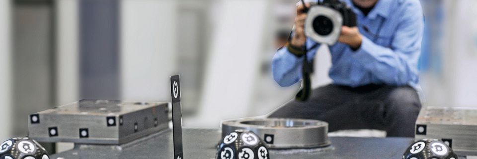 VSET basiert auf 3-D-Fotogrammetrie sowie verschiedenen selbst entwickelten Hard- und Softwarekomponenten. VSET basiert auf 3-D-Fotogrammetrie sowie verschiedenen selbst entwickelten Hard- und Softwarekomponenten.