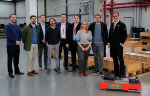 Blicken zufrieden auf drei Jahre Forschungsarbeit zurück: Das Projektteam mit Vertretern von Osram, KEB, Götting und Fraunhofer-IEM. Blicken zufrieden auf drei Jahre Forschungsarbeit zurück: Das Projektteam mit Vertretern von Osram, KEB, Götting und Fraunhofer-IEM.