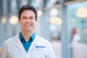 Prof. Dr. med. Benjamin Meder ist Stellvertretender Ärztlicher Direktor der Klinik für Kardiologie, Angiologie und Pneumologie im Universitätsklinikum Heidelberg. Prof. Dr. med. Benjamin Meder ist Stellvertretender Ärztlicher Direktor der Klinik für Kardiologie, Angiologie und Pneumologie im Universitätsklinikum Heidelberg.