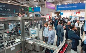Die Bedeutung von IIoT und Smart Factory zeigt sich auch bei der Hannover Messe Industrie. Dort machen inzwischen IT-Firmen einen erheblichen Anteil der Aussteller aus. Die Bedeutung von IIoT und Smart Factory zeigt sich auch bei der Hannover Messe Industrie. Dort machen inzwischen IT-Firmen einen erheblichen Anteil der Aussteller aus.