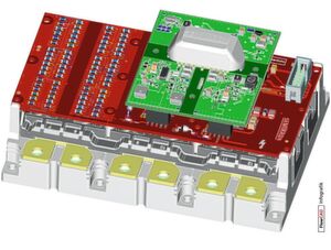 Komplexe Hochstrom-Leiterplatte an einem Power-Modul mit Treiber, auf der Kriechstrecken nach Vorgaben gesucht werden müssen. Komplexe Hochstrom-Leiterplatte an einem Power-Modul mit Treiber, auf der Kriechstrecken nach Vorgaben gesucht werden müssen.