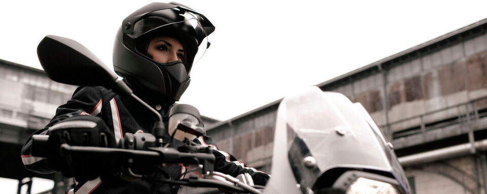 16 Bikerinnen nahmen jüngst am Schrauberkurs des BMW Motorradzentrums Dreieich teil. 16 Bikerinnen nahmen jüngst am Schrauberkurs des BMW Motorradzentrums Dreieich teil.
