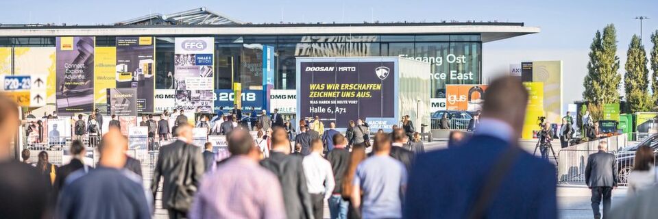 Auf großen Andrang wie hier im Bild anlässlich der AMB 2018 hofft die Messe Stuttgart auch für die Premiere der Medizintechnikmesse T4M. Auf großen Andrang wie hier im Bild anlässlich der AMB 2018 hofft die Messe Stuttgart auch für die Premiere der Medizintechnikmesse T4M.
