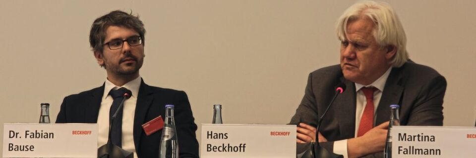 Bei Beckhoff sind Motion-Control-Anwendungen zu sehen, die über neuronale Netze und Twincat 3 realisiert werden. Bei Beckhoff sind Motion-Control-Anwendungen zu sehen, die über neuronale Netze und Twincat 3 realisiert werden.