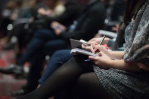 Diese Top Ten zeigt verschiedene Gründe auf, warum es wichtig ist, ab und zu einmal eine Konferenz zu besuchen. Diese Top Ten zeigt verschiedene Gründe auf, warum es wichtig ist, ab und zu einmal eine Konferenz zu besuchen.
