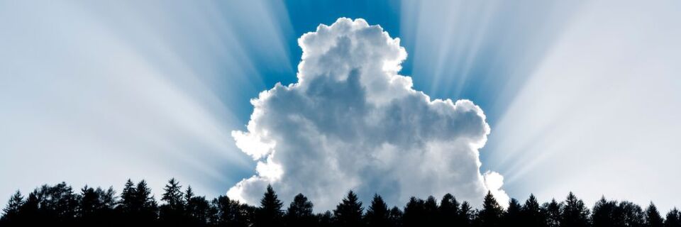 Intelligente Datenbank-Konzepte ermöglichen die kostengünstige und flexible Nutzung offener Komponenten auf Basis einer Cloud-Plattform wie Microsoft Azure. Intelligente Datenbank-Konzepte ermöglichen die kostengünstige und flexible Nutzung offener Komponenten auf Basis einer Cloud-Plattform wie Microsoft Azure.